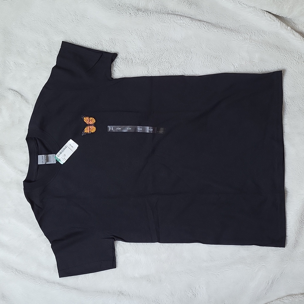 100% Cotton Tshirt W Embroidered Butterfly From Simons, SZ Small, New W Tags